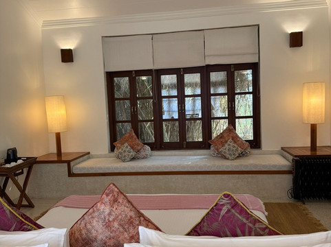 比贾布尔小屋主图