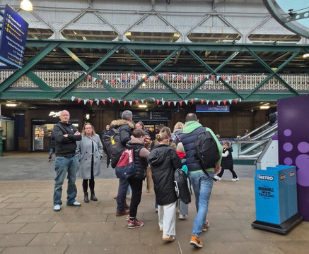 Edinburgh Waverley Station-爱丁堡必去景点