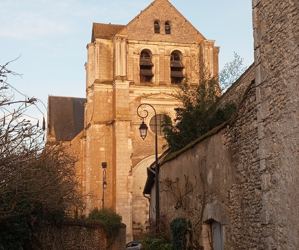 Eglise Saint Dyè-Saint-Dye-sur-Loire必去景点