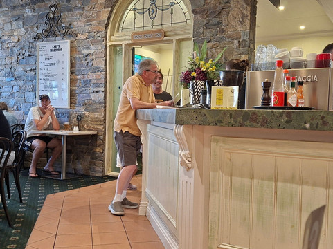 亚勒旺加酒店主图