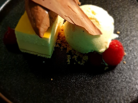 艾尔斯鲁城堡餐厅酒店主图