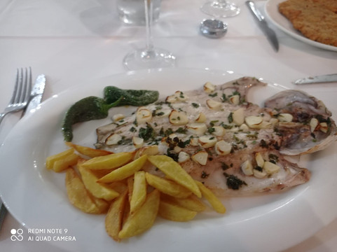 格兰德海滩酒店主图