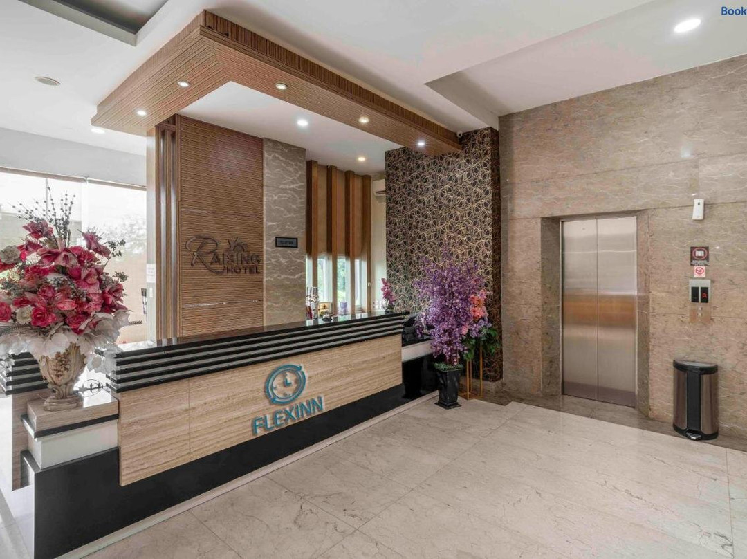 RedDoorz Premium near Nipah Mall