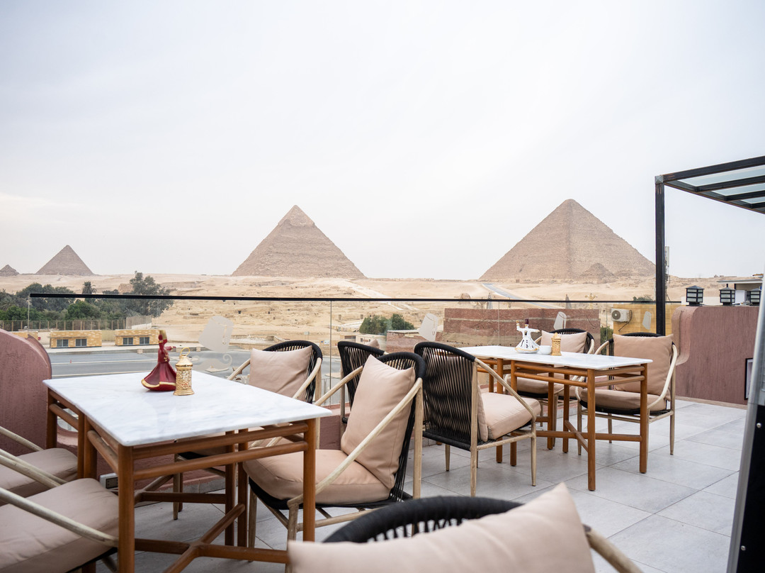Le Pacha Pyramids Restaurant
