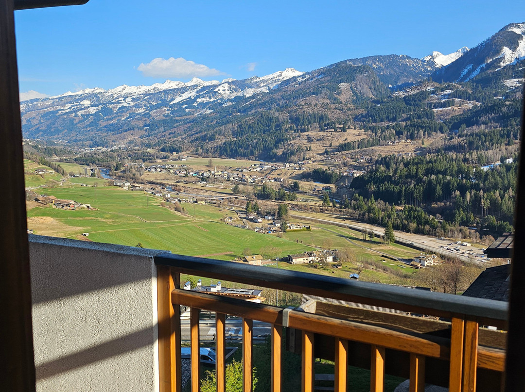 洛奇亚养生酒店主图