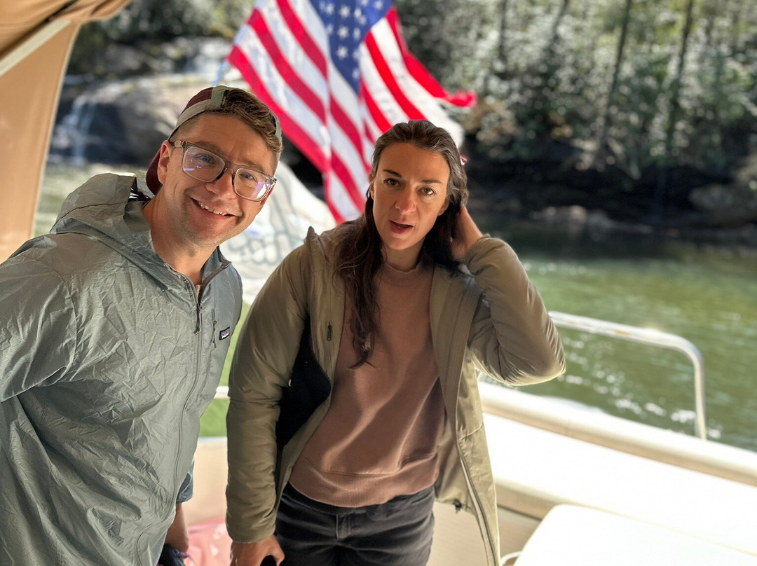 Lake Glenville Scenic Waterfall Cruises-Cashiers必去景点