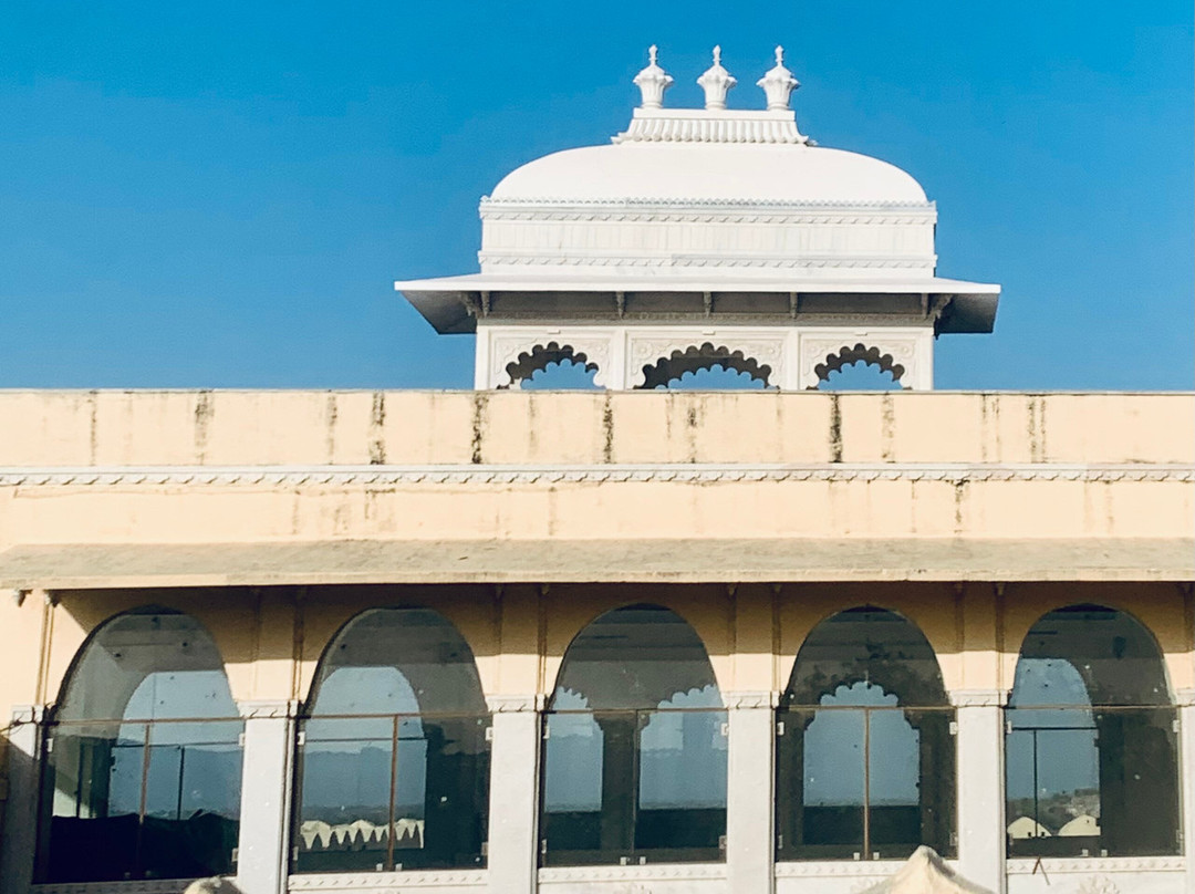 萨尔达尔加传统酒店主图