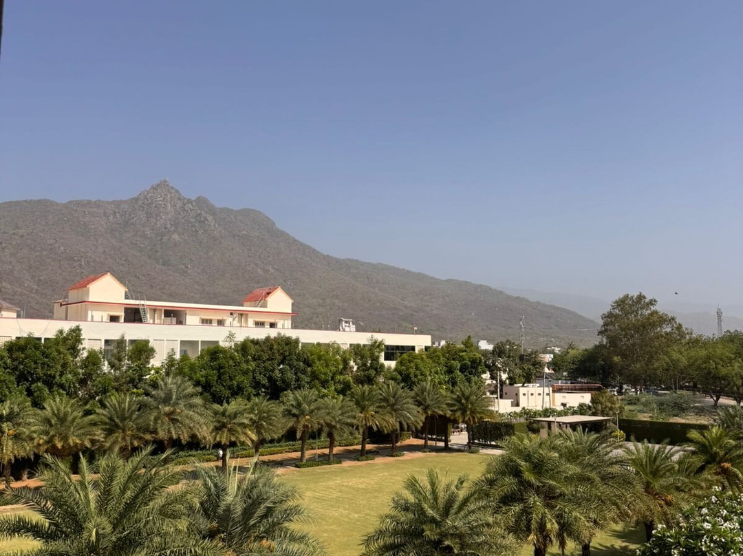 Hillcrest Hotel & Resort主图