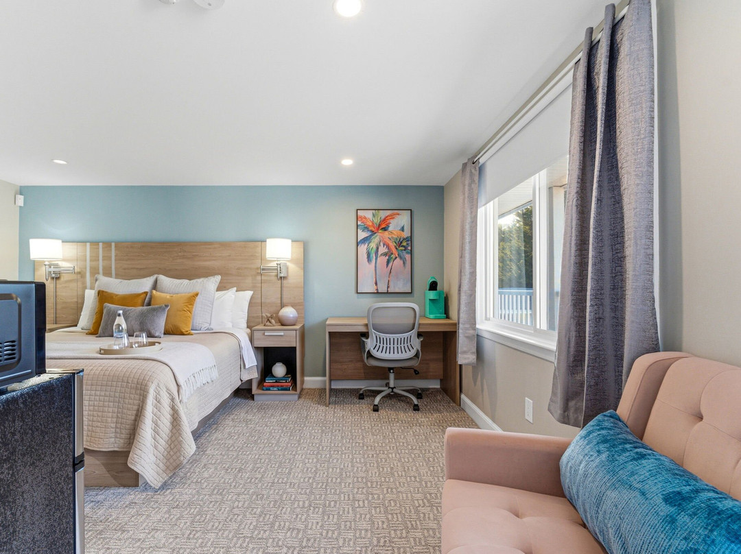 Dennis Port Surf Club Boutique Hotel