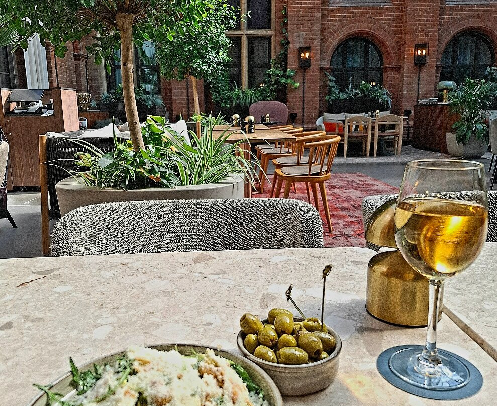The Hobson Cambridge by Adina