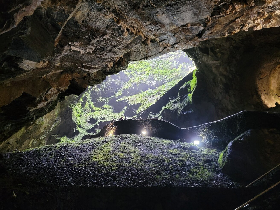 Algar do Carvao-Porto Judeu必去景点