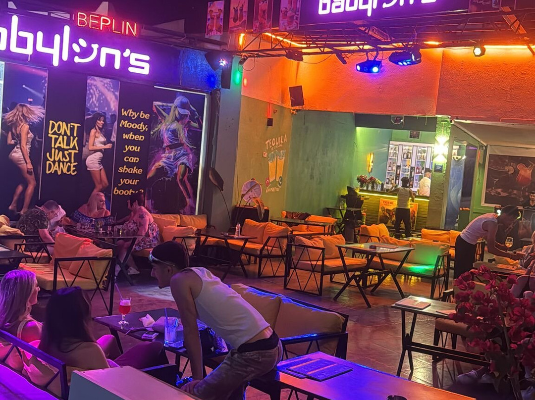 4ever Bar @ Babylons-居姆贝特必去景点
