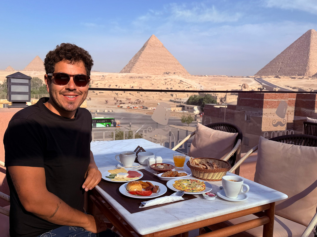 Le Pacha Pyramids Restaurant