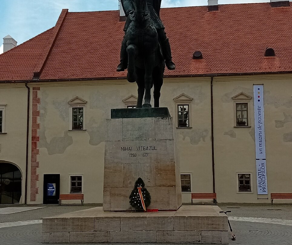 The Statue Of Mihai Viteazu-Alba Iulia必去景点