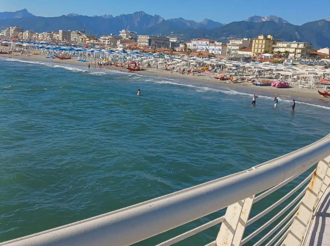 Pontile Bellavista Vittoria-Lido di Camaiore必去景点