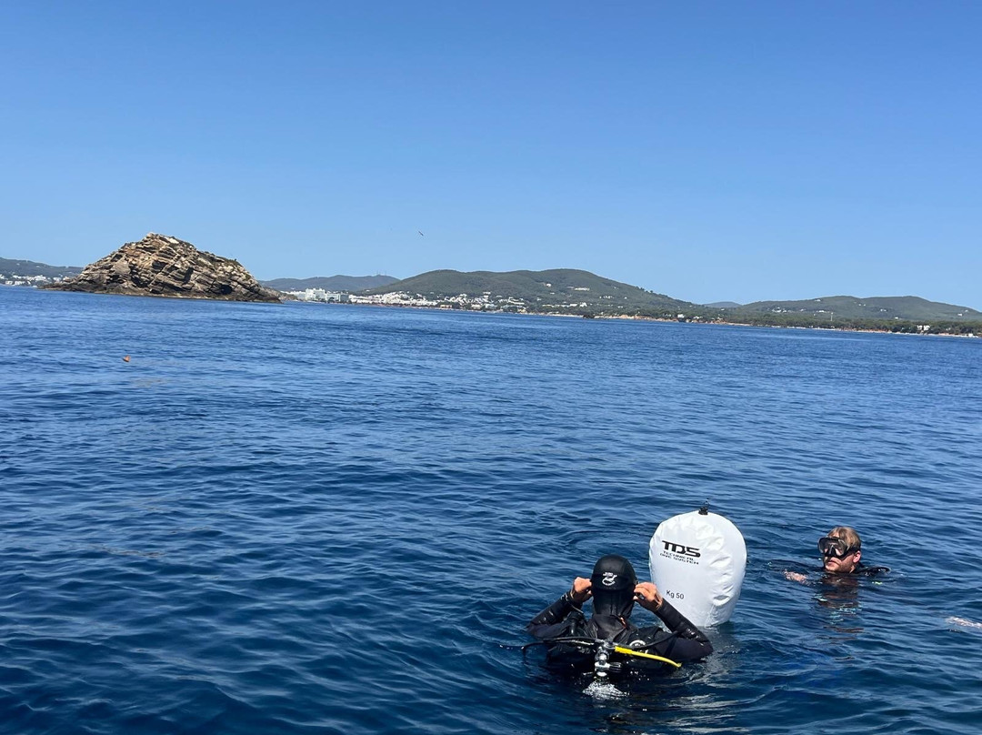 Cala Pada Diving Center Ibiza-圣欧拉利娅尔德里奥必去景点