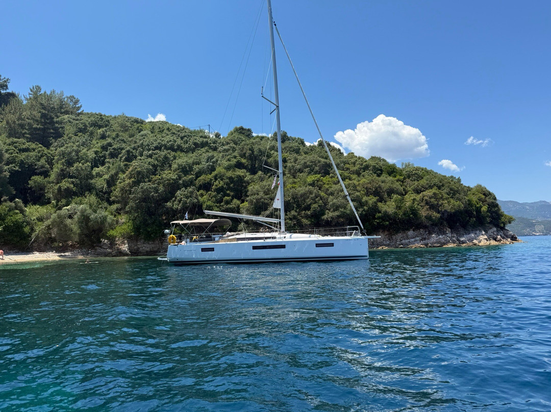 Nisos Yacht Charter-Nidri必去景点