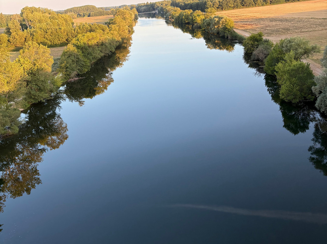 Art Montgolfieres-Saint-Georges-sur-Cher必去景点