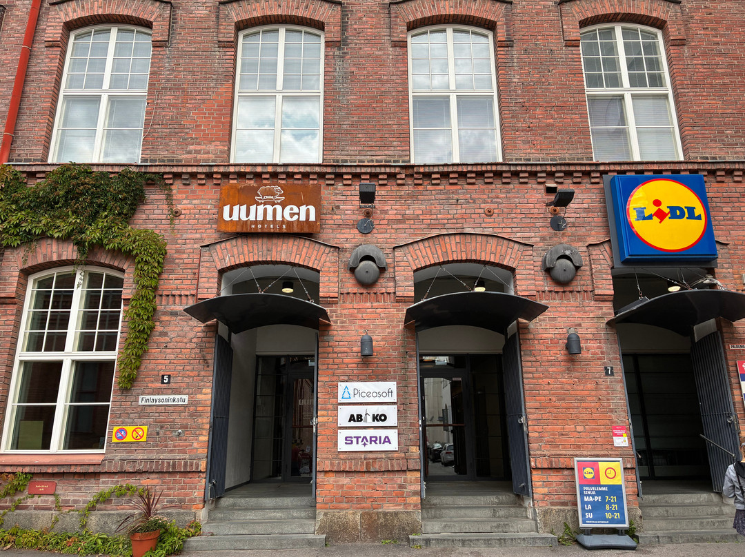 Uumen Hotels