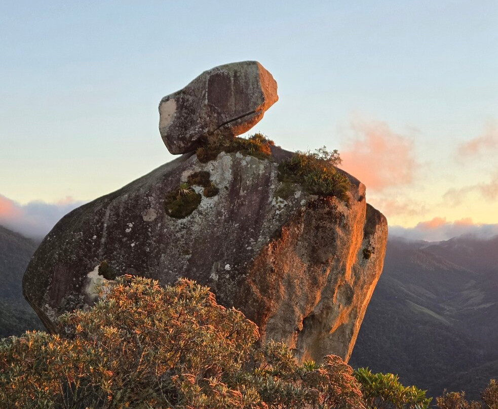 Pedra do Peito do Pombo-马卡埃必去景点
