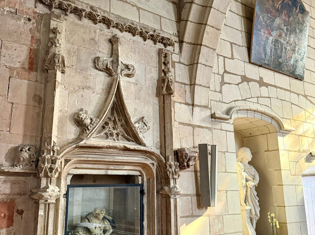 Eglise Saint Aubin-Les Ponts De Ce必去景点