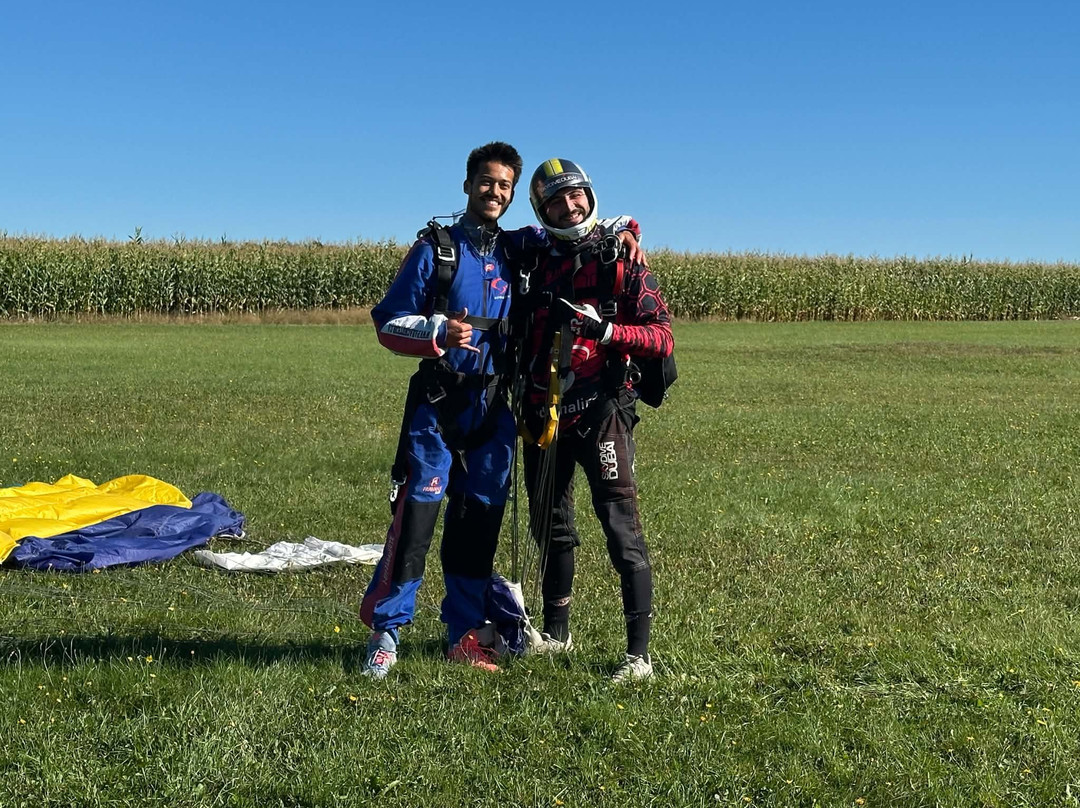 Parachute Victoriaville-Victoriaville必去景点