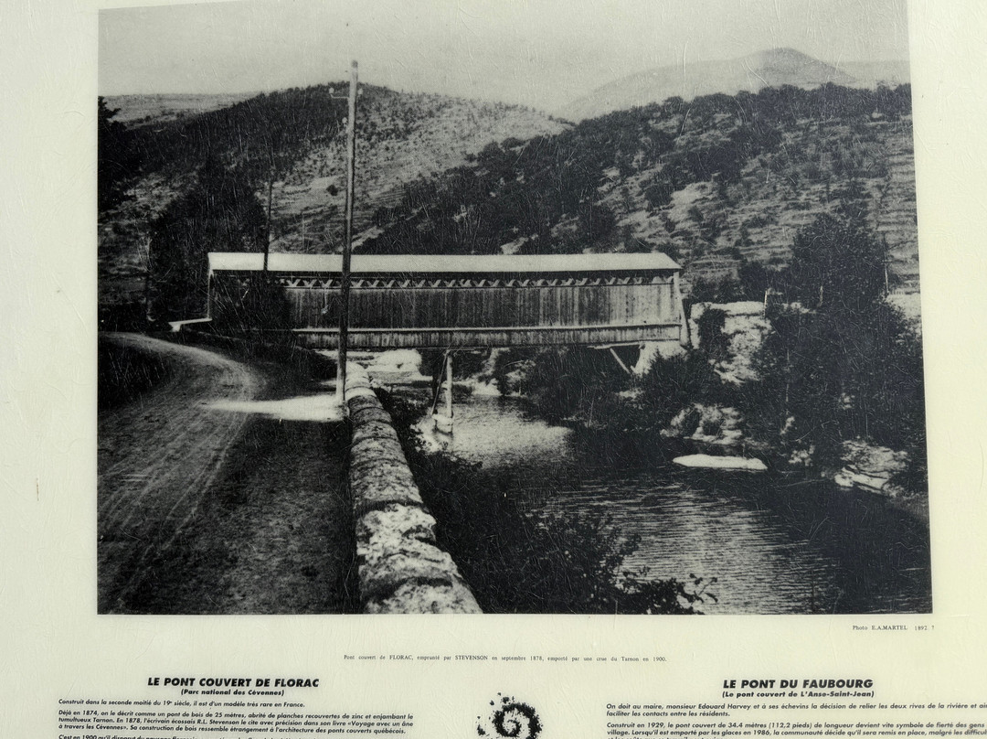 Pont du Faubourg-L'Anse-Saint-Jean必去景点