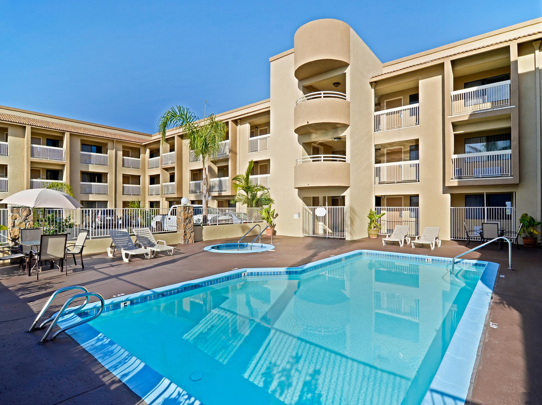 贝斯特韦斯特丘拉维斯塔酒店