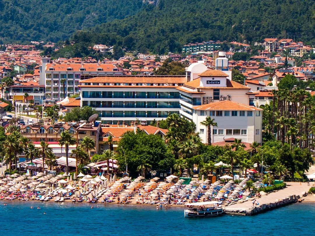 L'Etoile Hotel