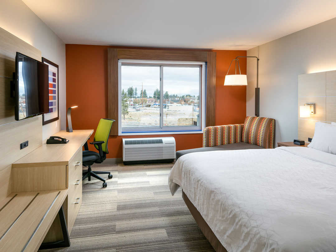 Holiday Inn Express & Suites Bend South By IHG主图