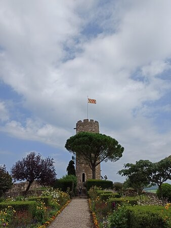 Château de Turenne景点图片