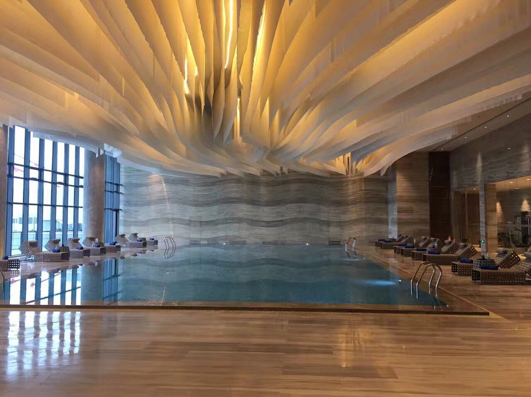 武汉世茂希尔顿酒店主图