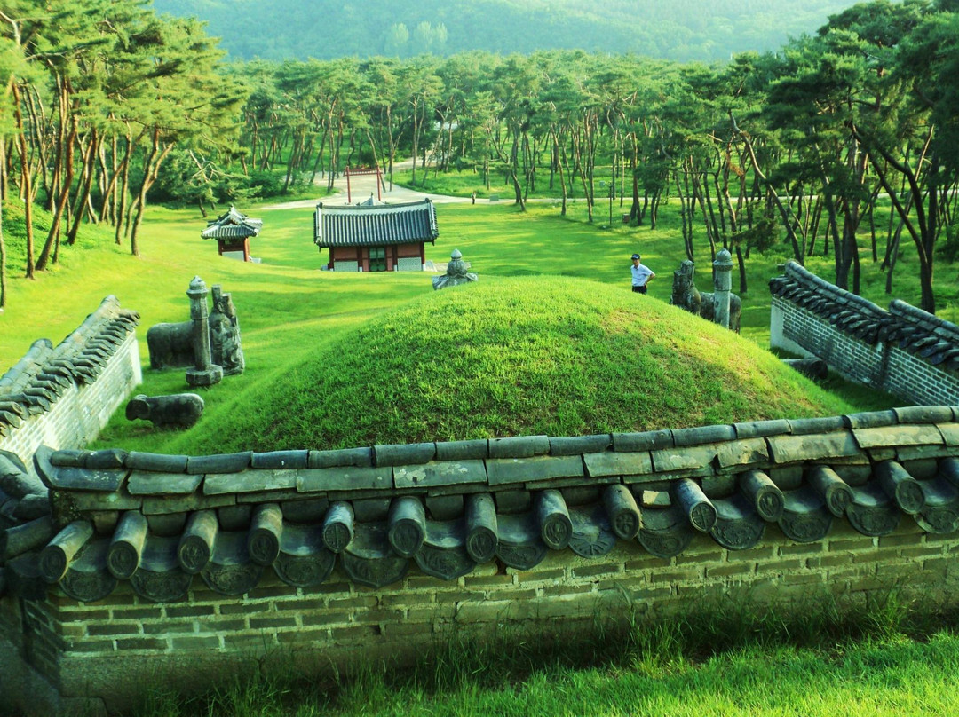 Sareung Royal Tombs景点图片