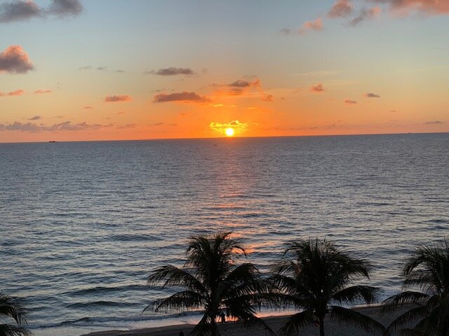 迪尔菲尔德海滩温德姆度假酒店主图