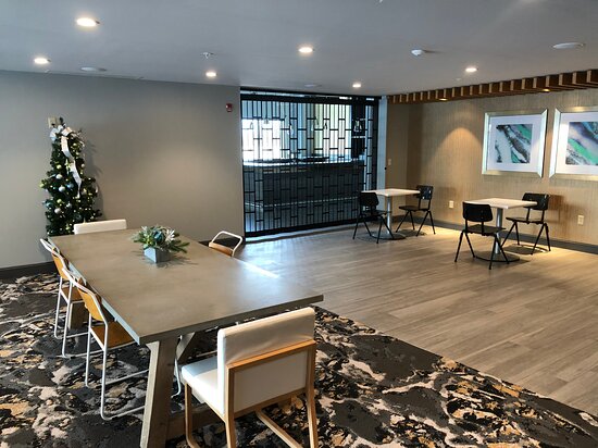 阿尔巴尼莱瑟姆靛蓝酒店-浴室