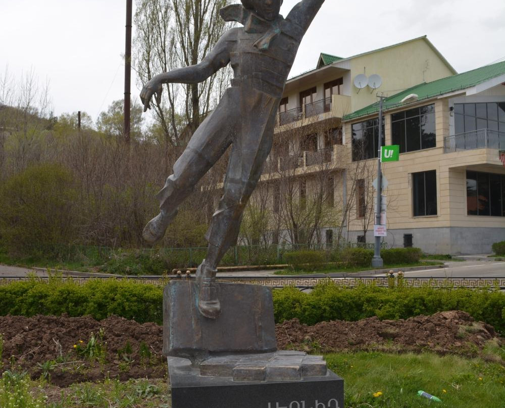 Leonid Yengibarov Monument景点图片