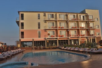 Gavan Beach Club Resort主图
