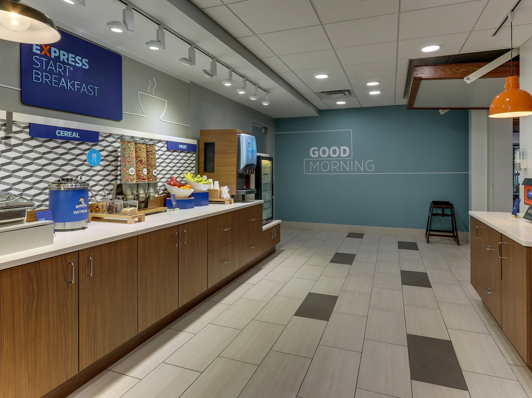 Holiday Inn Express & Suites Troy By IHG主图