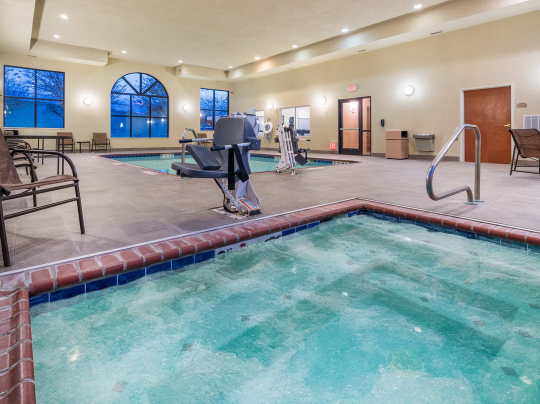 Holiday Inn Express & Suites Rocky Mount/smith Mtn Lake By IHG主图