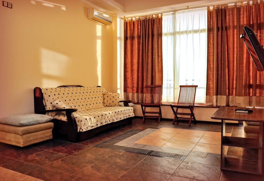 Biryuzovaya Bukhta主图