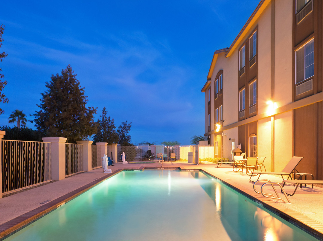 Holiday Inn Express & Suites Casa Grande By IHG主图