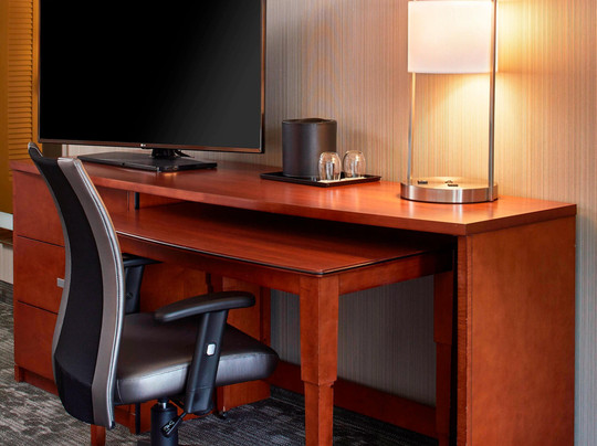 奥尔巴尼高速公路万怡酒店主图