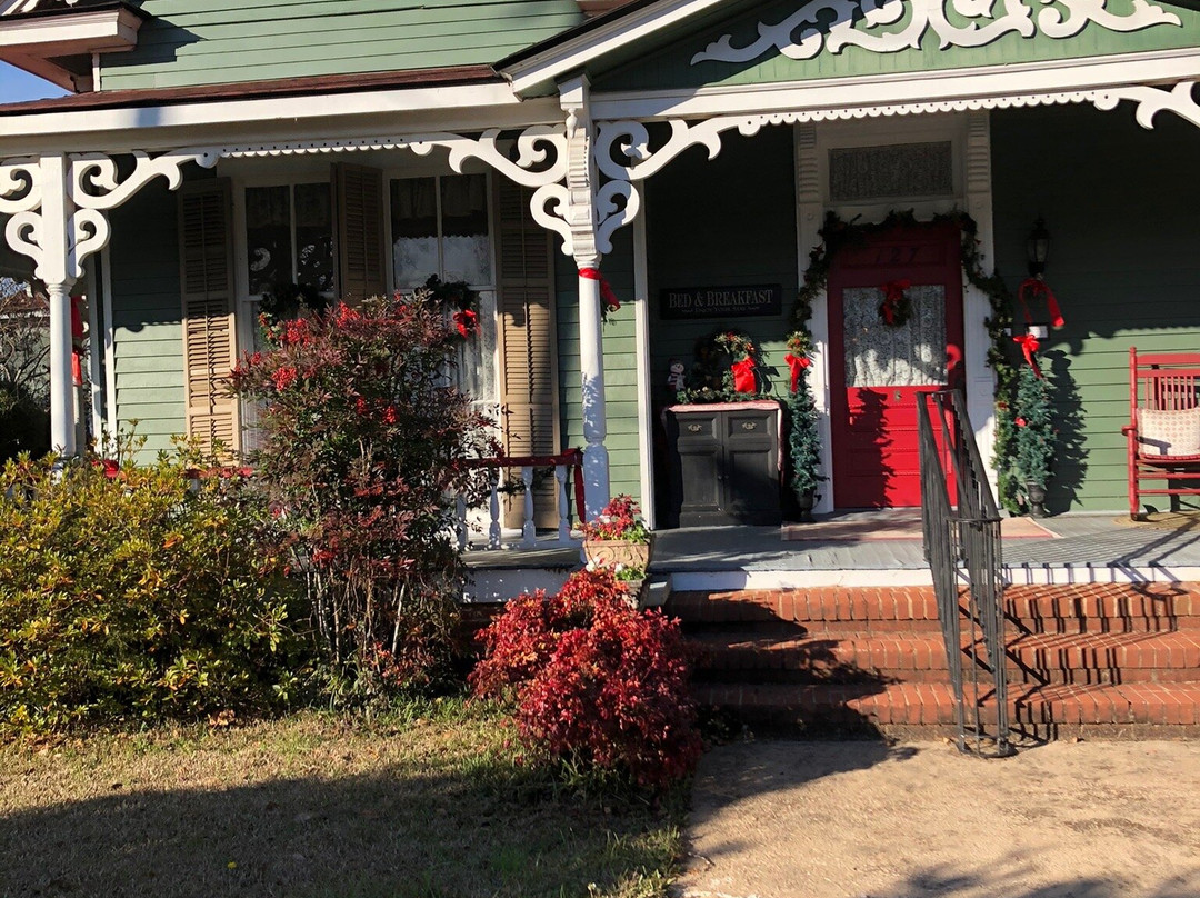 Holly House of Hamilton主图