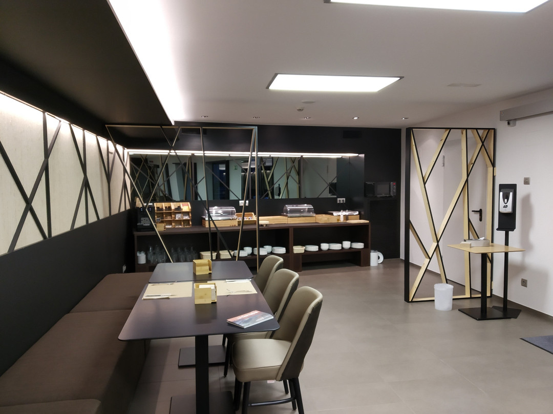 奥洛特酒店主图