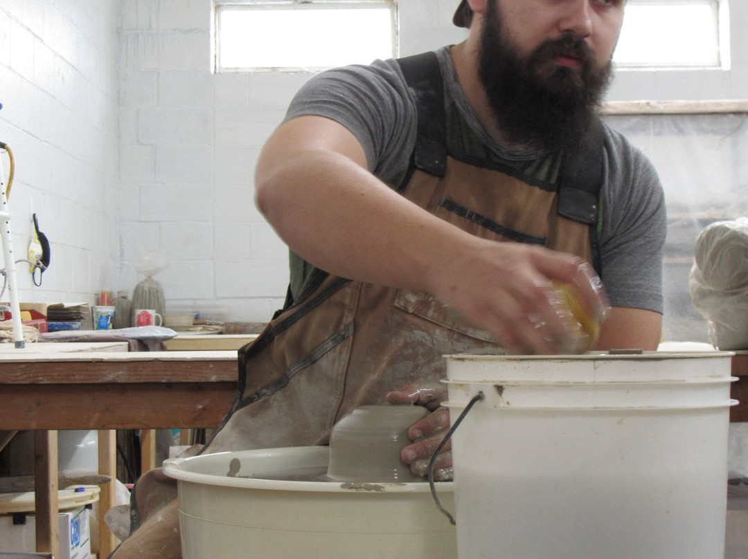 Clay Coyote-Hutchinson必去景点