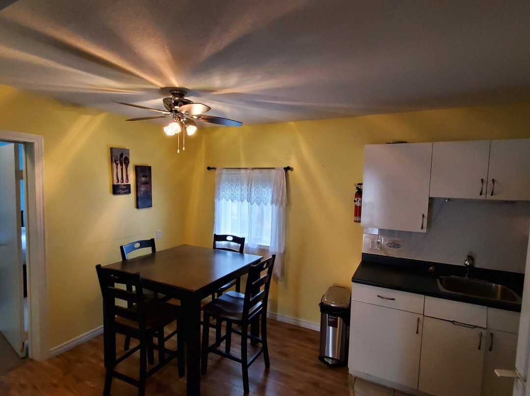 Comox Valley Inn主图