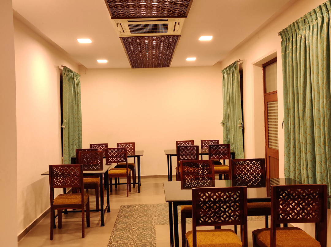 Hotel Mayura Adilshahi Bijapur主图