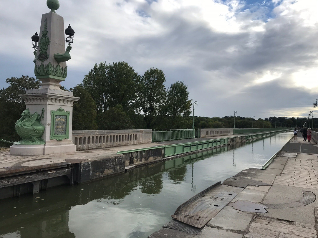 Les Bateaux Touristiques景点图片