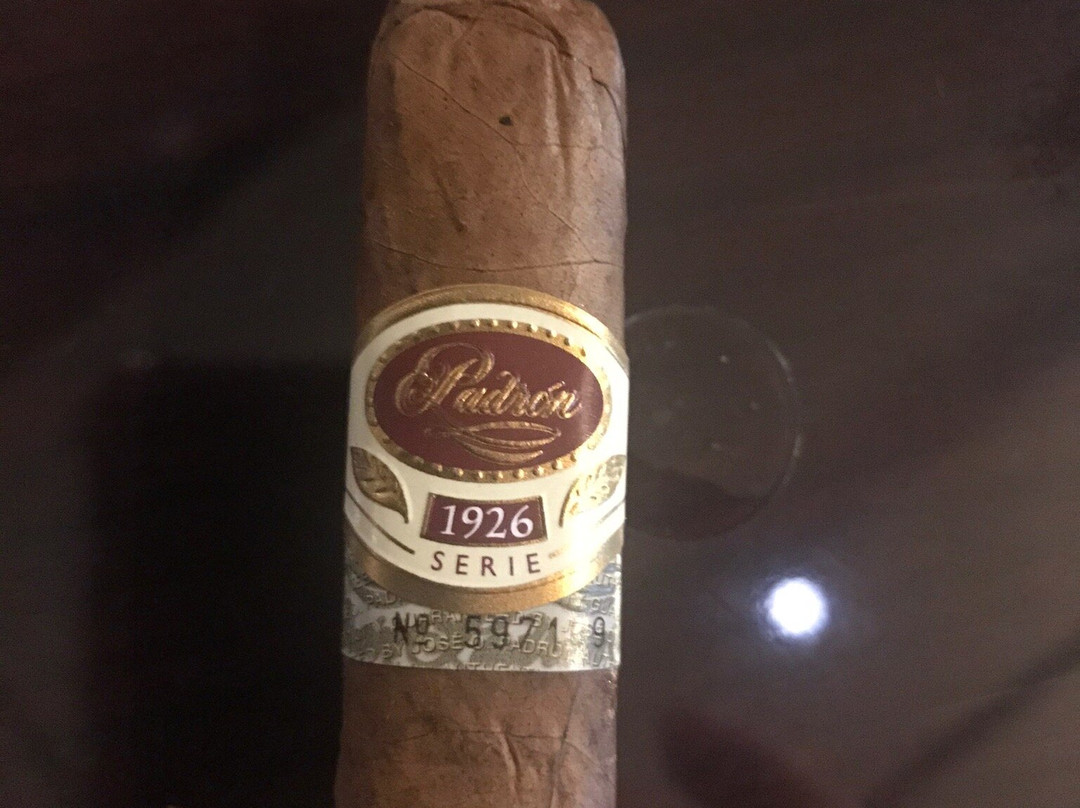 Embassy Cigar Lounge景点图片