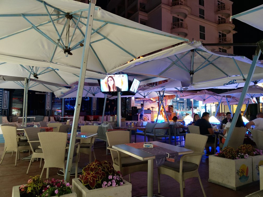 Hollister Food Music & Bar-晴滩必去景点
